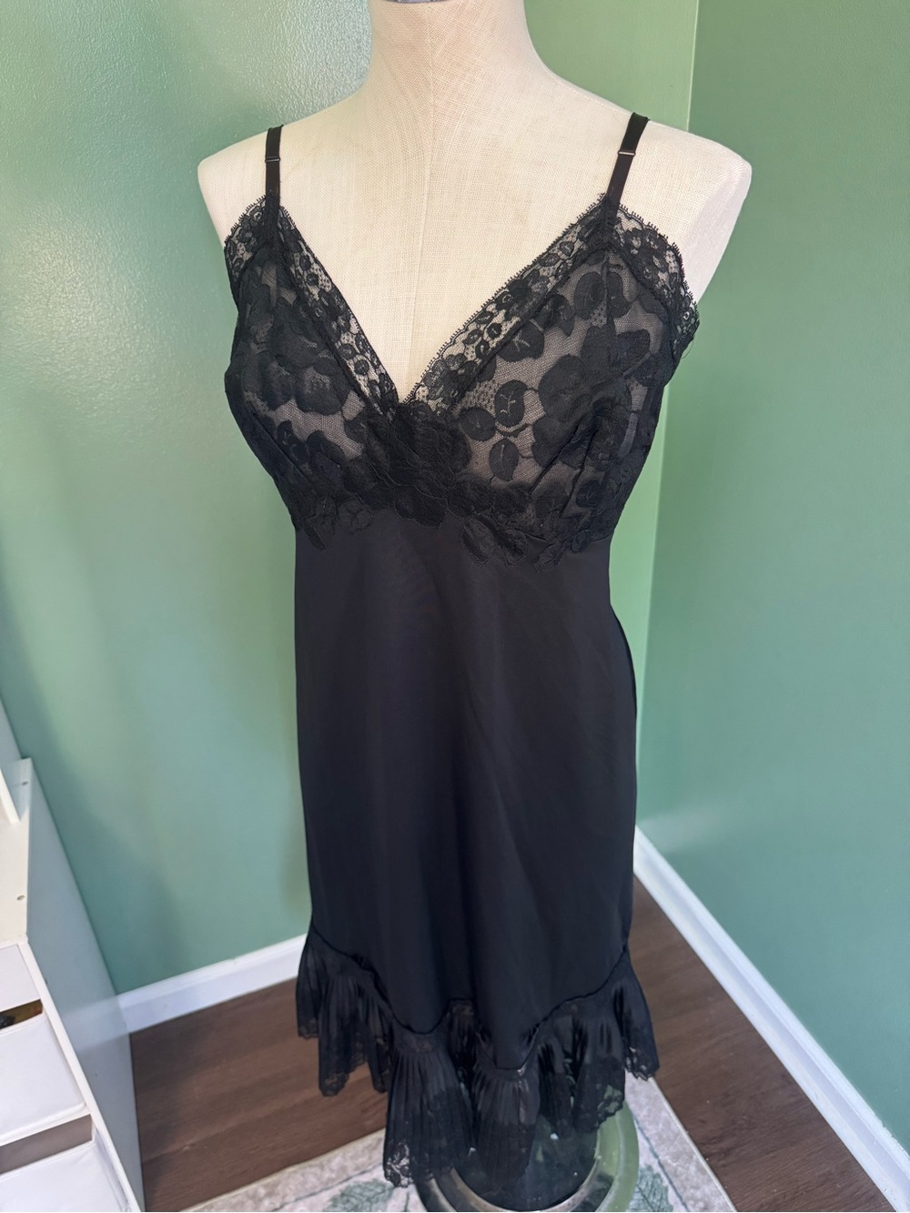 Vintage Women's Black Lace Slip Dress - Elegant Intimates